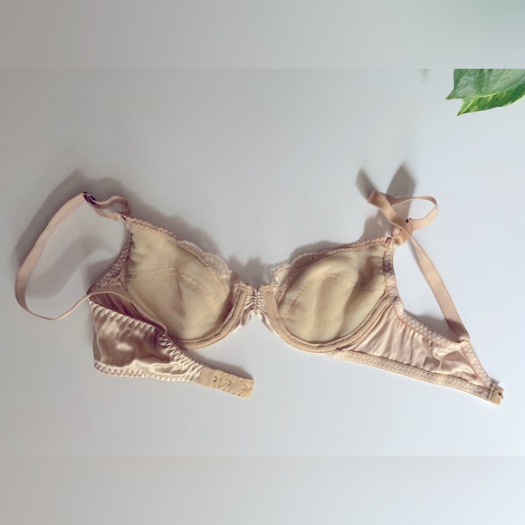 Vintage Lace and Satin Nude and Gold Bra Size XS/S - Picture 2 of 4